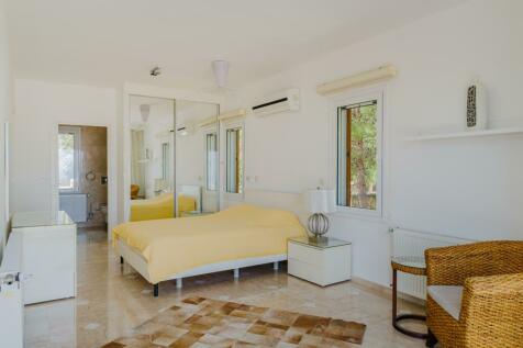 Stunning 4 Bedroom Villa At Savyon Village nestled in the Serene Catalkoy Region Image 9999