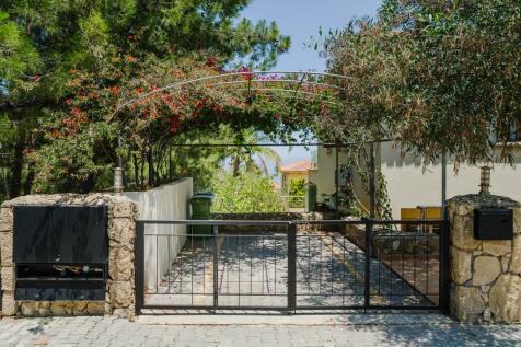 Stunning 4 Bedroom Villa At Savyon Village nestled in the Serene Catalkoy Region Image 9999