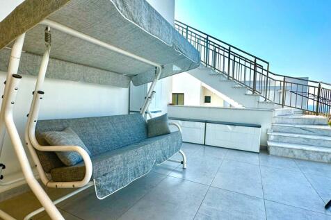 Luxury 1 Bed Penthouse Apartment with High-End Upgrades and Amenities  Image 9999