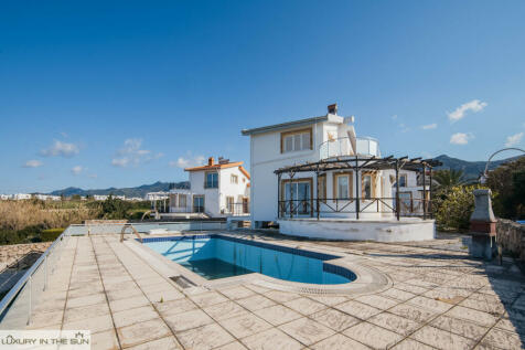 A Tranquil Retreat Villa with Breathtaking Views Image 9999 4