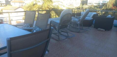 Stunning 4-Bedroom Sea View Villa with Luxurious Amenities and Beach Access Image 9999 16