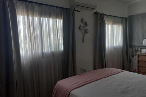 Stunning 4-Bedroom Sea View Villa with Luxurious Amenities and Beach Access Image 9999 14