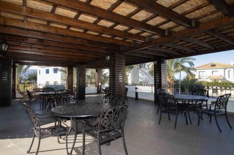 3-bedroom ground floor apartment &#43; communal pools &#43; indoor pool &#43; furnished &#43; air cons &#43; white goods &#43; private beach &#43; gym &#43; spa &#43; restaurant Image 9999 22