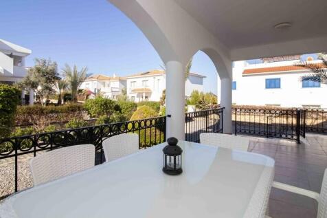 3-bedroom ground floor apartment &#43; communal pools &#43; indoor pool &#43; furnished &#43; air cons &#43; white goods &#43; private beach &#43; gym &#43; spa &#43; restaurant Image 9999 14