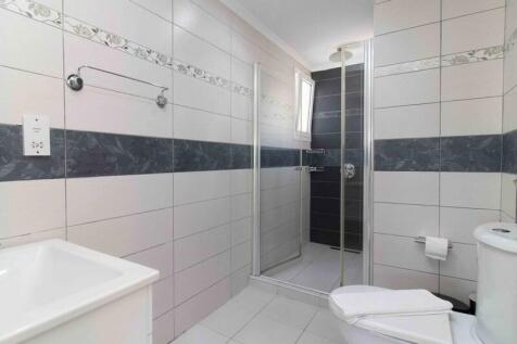 3-bedroom ground floor apartment &#43; communal pools &#43; indoor pool &#43; furnished &#43; air cons &#43; white goods &#43; private beach &#43; gym &#43; spa &#43; restaurant Image 9999 8