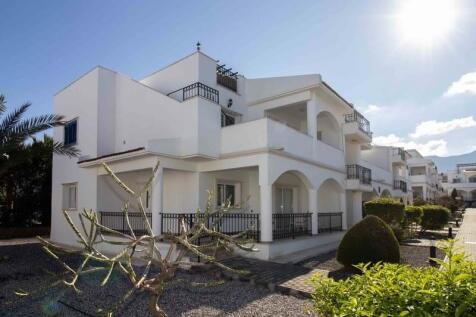 3-bedroom ground floor apartment &#43; communal pools &#43; indoor pool &#43; furnished &#43; air cons &#43; white goods &#43; private beach &#43; gym &#43; spa &#43; restaurant Image 9999 2