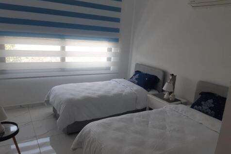 Luxury 3 Bed Bungalow on Boutique Development with clear Sea View Image 9999 25