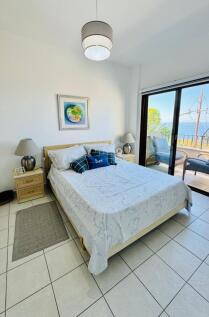 Stunning 3-Bedroom Coastal Apartment with Sea Views Image 9999 18