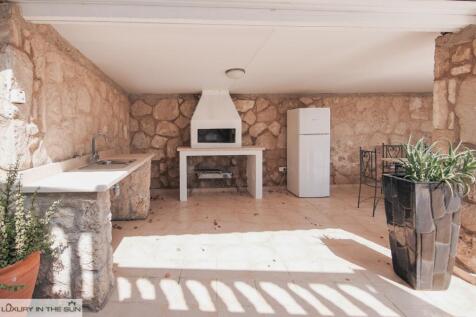 Amazing 3/5 Bedroom Fully Furnished Villa with Large Plot and Elevated Views Image 9999 12