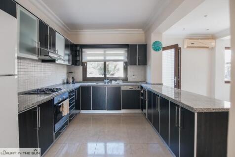 Amazing 3/5 Bedroom Fully Furnished Villa with Large Plot and Elevated Views Image 9999 15