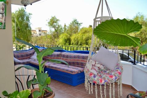 Luxurious 3-Bedroom Apartment in Kucuk Erenkoy with Modern Amenities and Stunning Outdoor Spaces Image 9999 7