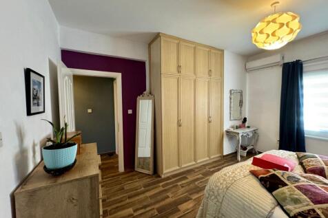 Luxurious 3-Bedroom Apartment in Kucuk Erenkoy with Modern Amenities and Stunning Outdoor Spaces Image 9999 14