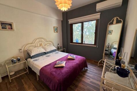 Luxurious 3-Bedroom Apartment in Kucuk Erenkoy with Modern Amenities and Stunning Outdoor Spaces Image 9999 19
