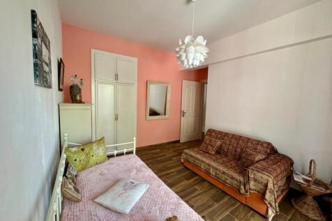 Luxurious 3-Bedroom Apartment in Kucuk Erenkoy with Modern Amenities and Stunning Outdoor Spaces Image 9999 21
