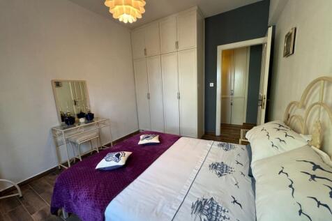 Luxurious 3-Bedroom Apartment in Kucuk Erenkoy with Modern Amenities and Stunning Outdoor Spaces Image 9999 18