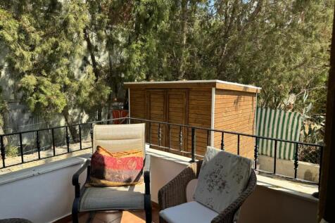 Luxurious 3-Bedroom Apartment in Kucuk Erenkoy with Modern Amenities and Stunning Outdoor Spaces Image 9999 5