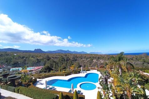 Stunning 2 Bedroom Penthouse with Infinite views of Sea and Mountains Image 9999 3