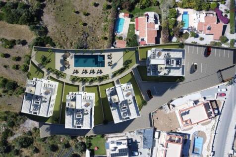 Modern 2 Bedroom Penthouse and Garden option with Luxurious Amenities and Spacious Outdoor Areas Image 9999 12