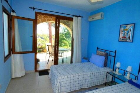 Beautiful Private Villa with Pool and Elevated Sea Views Image 9999 12