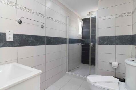 3-bedroom ground floor apartment &#43; communal pools &#43; indoor pool &#43; furnished &#43; air cons &#43; white goods &#43; private beach &#43; gym &#43; spa &#43; restaurant Image 9999 8