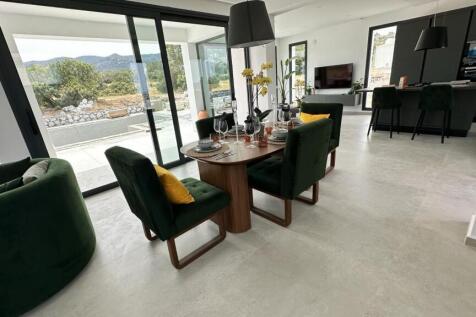 LAST 4 UNITS Stunning Marina Park Villa with incredible 360 degree Sea and Mountain Views 3 and 4 Bed Options Image 9999 12