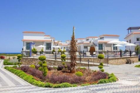 2-bedroom ground floor apartment &#43; fully furnished &#43; communal pools &#43; restaurant &#43; SPA centre &#43; supermarket &#43; pharmacy &#43; walking distance to the beach  Image 9999 21