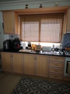 4 bedroom seaside villa with pool and sea views in excellent condition Image 9999 6