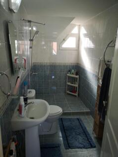 4 bedroom seaside villa with pool and sea views in excellent condition Image 9999 15