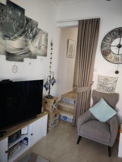 4 bedroom seaside villa with pool and sea views in excellent condition Image 9999 22