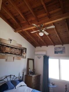 4 bedroom seaside villa with pool and sea views in excellent condition Image 9999 20