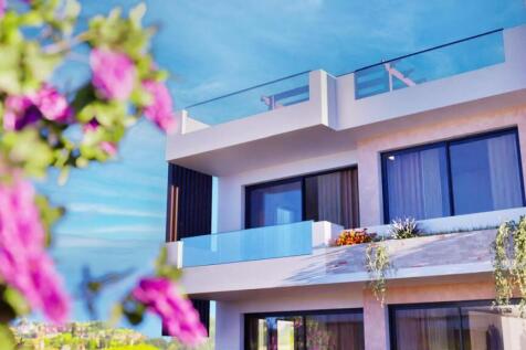 Luxury Garden Two Bedroom Apartment with Sea and Mountain Views, Fully Furnished with White Goods Image 9999 11