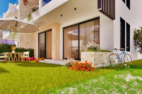 Luxury Garden Two Bedroom Apartment with Sea and Mountain Views, Fully Furnished with White Goods Image 9999 15