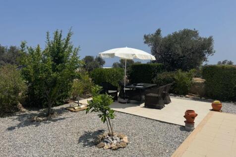 Charming 2 Bedroom Bungalow with Mature Garden &amp; Roof Terrace in Alagadi Image 9999 26
