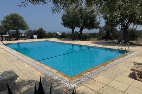 Charming 2 Bedroom Bungalow with Mature Garden &amp; Roof Terrace in Alagadi Image 9999 7
