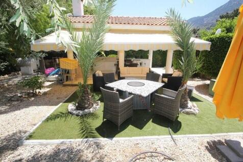 A beautiful 3 bedroom resale villa 10m x 5m heated swimming pool, fully furnished,Title deed in the owner?s name VAT paid Image 9999 17