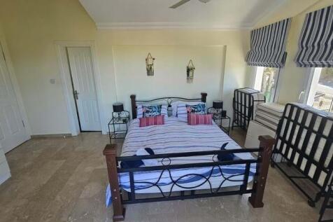 A beautiful 3 bedroom resale villa 10m x 5m heated swimming pool, fully furnished,Title deed in the owner?s name VAT paid Image 9999 15
