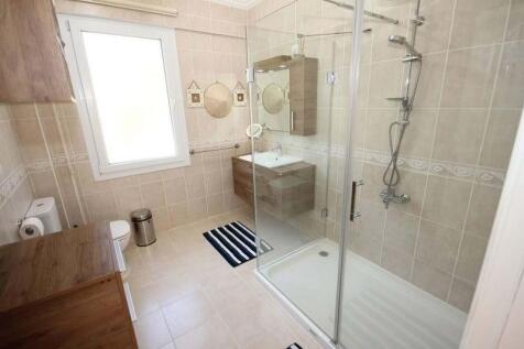 A beautiful 3 bedroom resale villa 10m x 5m heated swimming pool, fully furnished,Title deed in the owner?s name VAT paid Image 9999 13