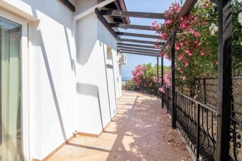 4 bedroom villa &#43; 8m x 4m swimming pool &#43; furnished &#43; air conditioning &#43; sea views &#43; Title deeds in the owner?s name VAT paid Image 9999 15