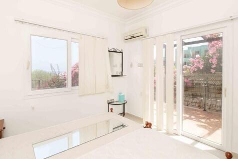 4 bedroom villa &#43; 8m x 4m swimming pool &#43; furnished &#43; air conditioning &#43; sea views &#43; Title deeds in the owner?s name VAT paid Image 9999 17