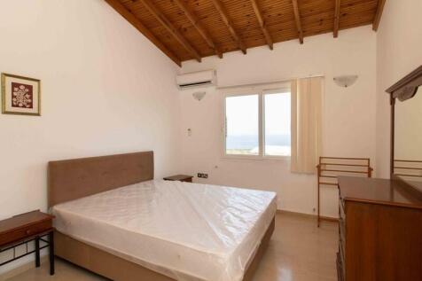 4 bedroom villa &#43; 8m x 4m swimming pool &#43; furnished &#43; air conditioning &#43; sea views &#43; Title deeds in the owner?s name VAT paid Image 9999 25