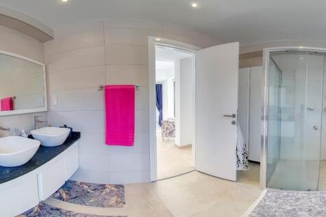 Outsanding 3 Bedroom Custom Penthouse Fully Furnished with Sea &amp; Mountain Views Image 9999 10