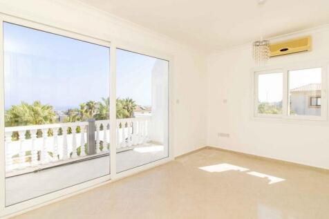 4 bedroom resale villa &#43; swimming pool &#43; central heating &#43; air conditioning &#43; Title deed in the owner?s name VAT paid  Image 9999 18