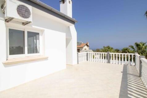 4 bedroom resale villa &#43; swimming pool &#43; central heating &#43; air conditioning &#43; Title deed in the owner?s name VAT paid  Image 9999 23