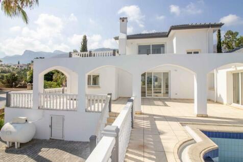 4 bedroom resale villa &#43; swimming pool &#43; central heating &#43; air conditioning &#43; Title deed in the owner?s name VAT paid  Image 9999 3