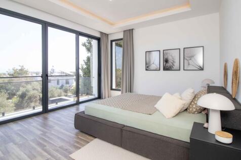 4-bedroom luxury resale villa &#43; fully furnished &#43; swimming pool &#43; VRF system &#43; Photovoltaic solar system &#43; close to a municipal park Image 9999 22