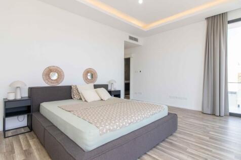 4-bedroom luxury resale villa &#43; fully furnished &#43; swimming pool &#43; VRF system &#43; Photovoltaic solar system &#43; close to a municipal park Image 9999 24