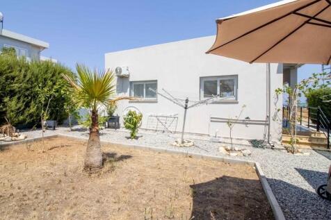 Beautiful 2 bedroom resale bungalow &#43; fully furnished &#43; roof terrace &#43; fully renovated &#43; communal swimming pool &#43; Title deed in the owner?s name VAT paid Image 9999 17