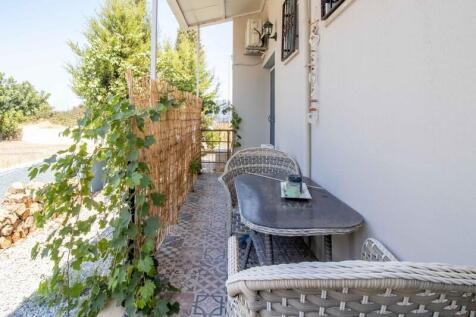 Beautiful 2 bedroom resale bungalow &#43; fully furnished &#43; roof terrace &#43; fully renovated &#43; communal swimming pool &#43; Title deed in the owner?s name VAT paid Image 9999 12