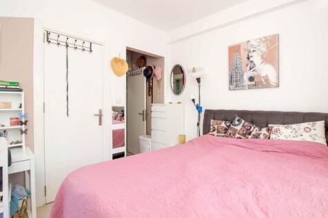 Beautiful 2 bedroom resale bungalow &#43; fully furnished &#43; roof terrace &#43; fully renovated &#43; communal swimming pool &#43; Title deed in the owner?s name VAT paid Image 9999 11