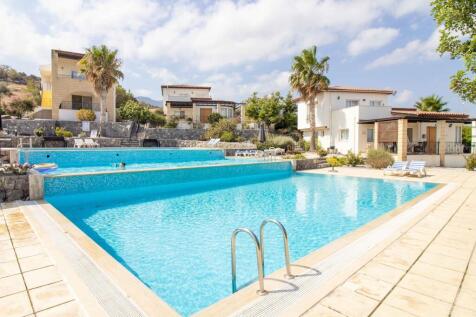 3-bedroom resale fully furnished semi-detached townhouse &#43; communal pool &#43; large terrace with sea views &#43; walking distance to the beach Image 9999 4